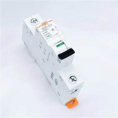 Miniatyrbryter 3-polet
